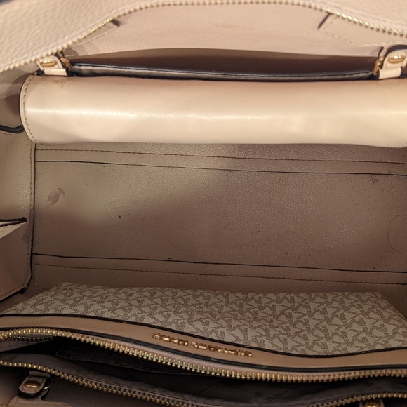 Michael Kors Powder Pink Tote with Removable Pouch and Pocket Bag - Picture 5 of 5